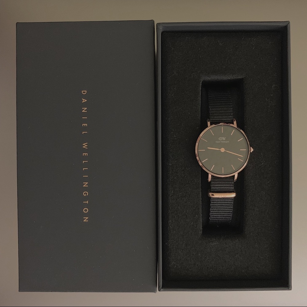 Daniel Wellington Petite Cornwall Rose Gold